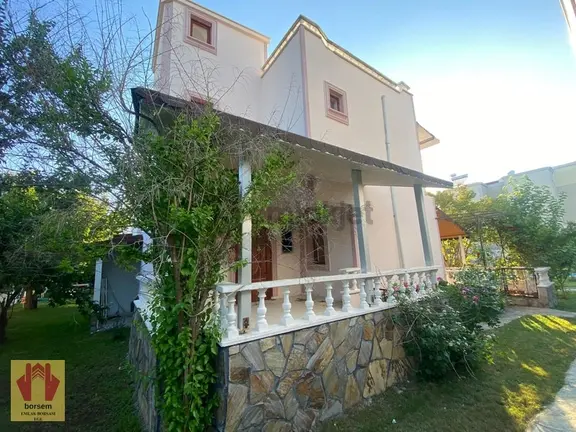 Borsem'den Dikili Salihleraltı'nda Havuzlu Sitede Satılık Villa 2