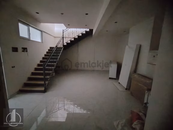 Oğuz Gezer Gayrimenkul'den 330 M Kiralık Dükkan 2