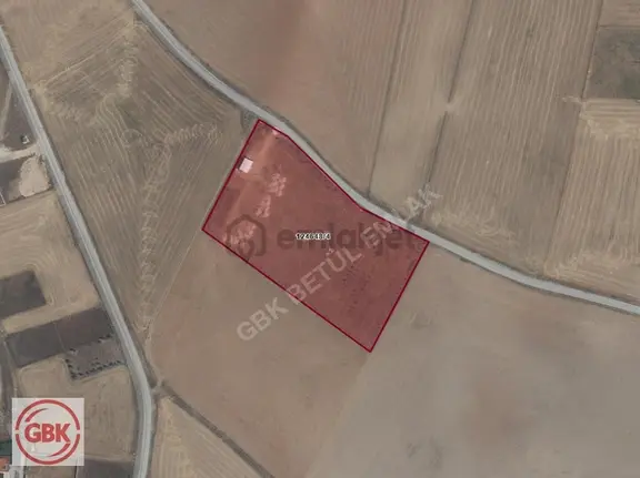 15.020 M² Kıymetli Bölgede Ruhsatlı Yapılı & Özel Peyzajlı Arazi 1