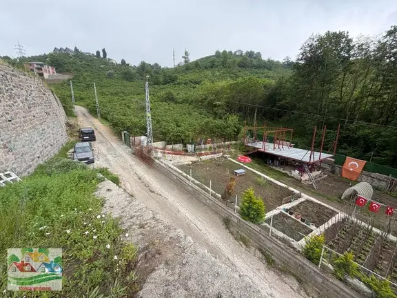 Uğurlu'da Satılık 2044m² Doğayla İç İçe Arsa 1