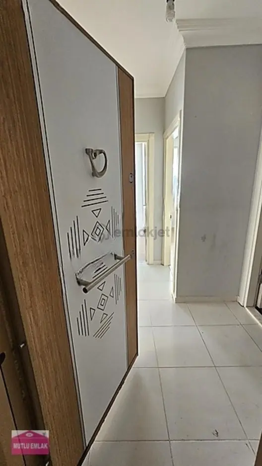 A K Mutludan Ahatlıda İyi Lokasyonda 1.kat 2+1 Kullanışlı Daire 2