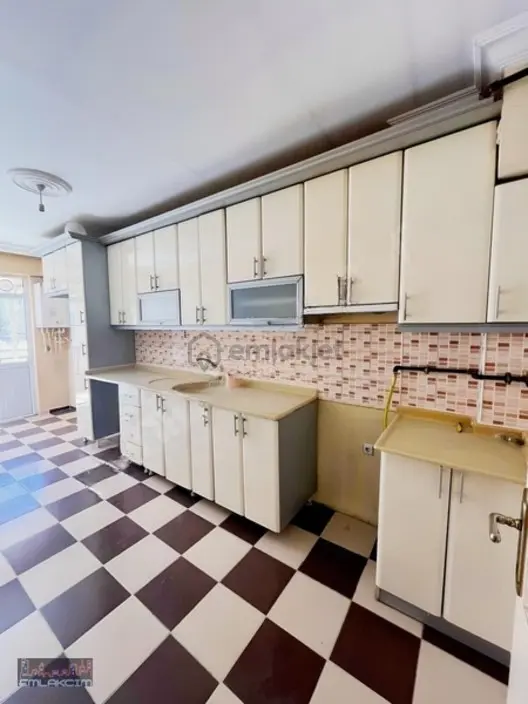 Emlakcımdan Şeker Mh.sivrihisar Caddesi Yakını 3+1 Kiralık Daire 1