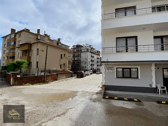 Türkan Emlaktan Doğalgazlı, Klimalı, Satılık 1+1 2