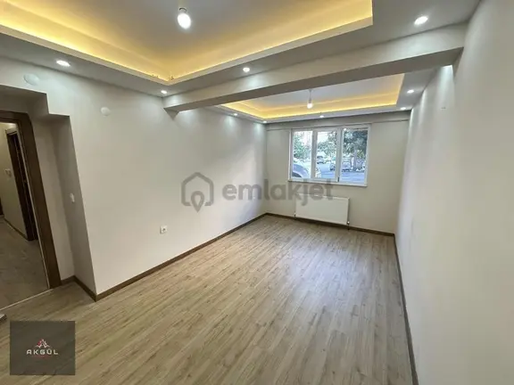 Kapaklı Belediye Meydanında 2+1 Giriş Kat Satılık Daire 2