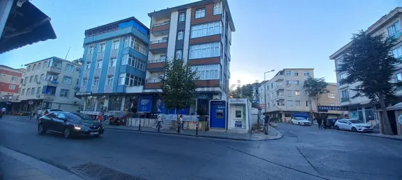 Altınşehir Mahallaesinde Ana Cadde Üzerinde Satılık Bina 2