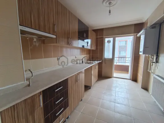 Mükemmel Konumda Kiralık Ara Kat 3+1 2