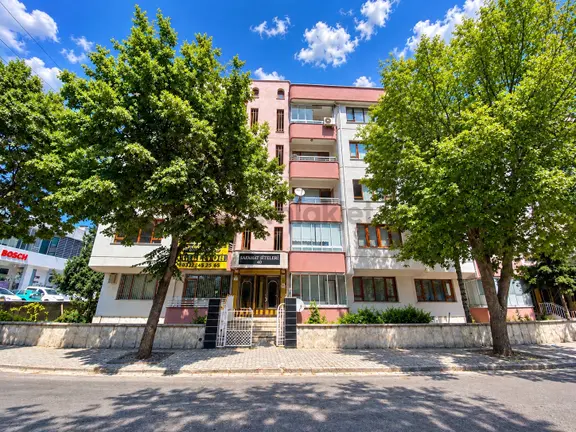 Meram - Melik Şah Mah. Geniş 4+1 Ara Kat Kiralık Daire 1