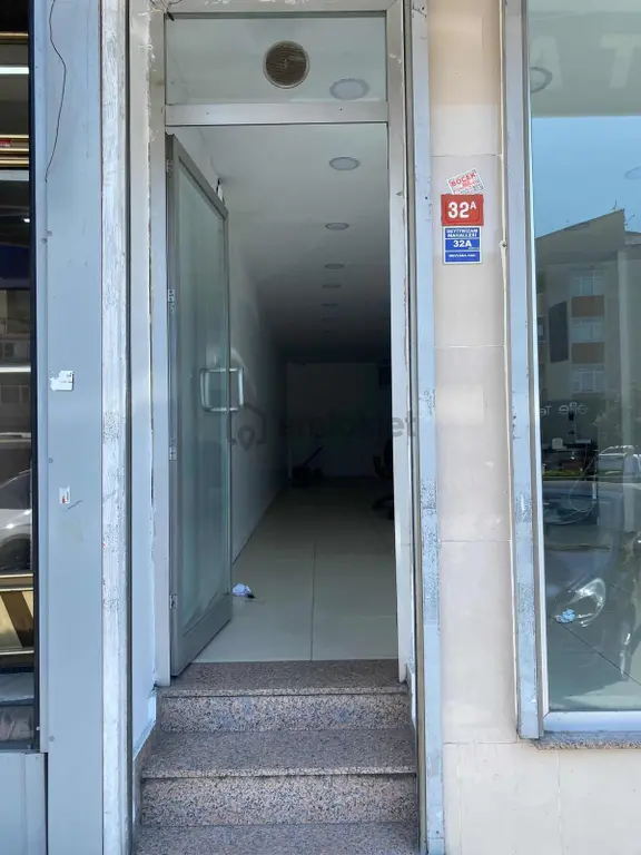 Ayça'dan Zeytinburnu Tekstilciler Bölgesinde Satılık 80m2 Dükkan 1