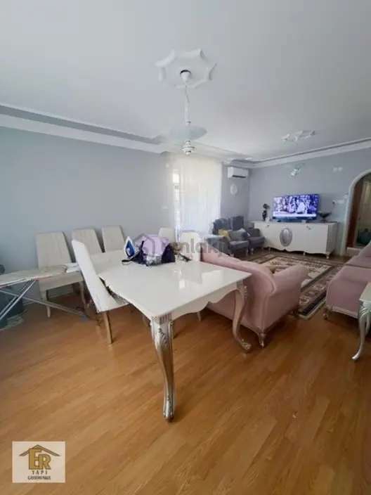 Bahçelievler Mahallesinde Satılık Geniş 3+1 Daire 1