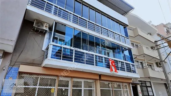 Bornova Pınarbaşı'nda 5 Daire + 1 Dükkan Komple Satılık Bina 1