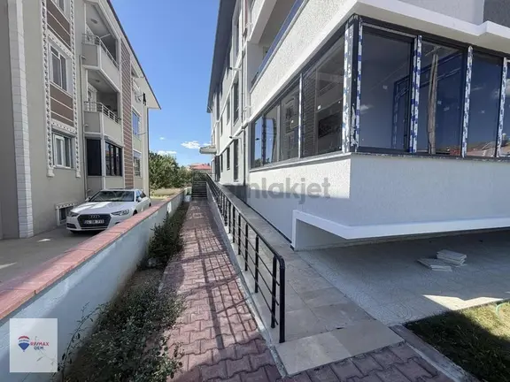 Remax Dem'den Kazım Karabekir Mahallesinde 2+1 Kiralık Daire 2