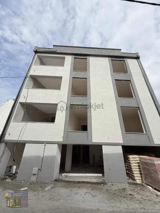 Ulucan'dan Cerrah Mahallesin'de Satılık 5+1 Dubleks 233 M2 2