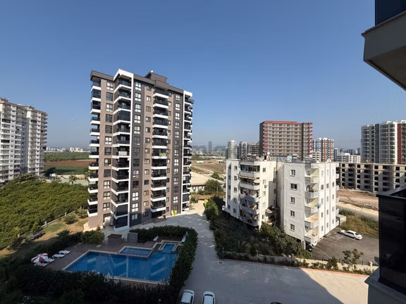 Liparis Sunflowers 3 Denize Yakın 1+1 Eşyalı Geniş Daire 1
