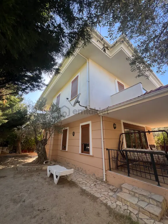 Ayvalık Sefa Çamlık’ta Ortak Havuzlu Site’de Villa 1
