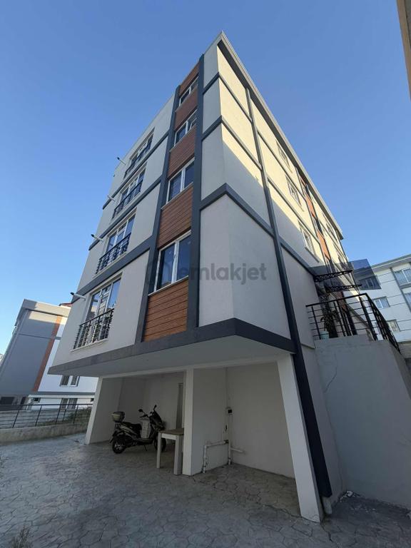 Eşyasız 1+1 Bornova Sokağına 1 Sokak Mesafede 2