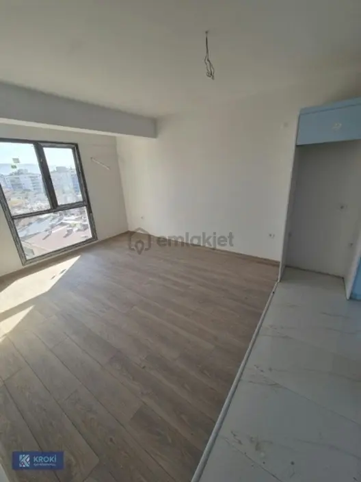 Krokiden Özkanlarda Satılık 2+1 Ebeveyn Banyolu Tertemiz Ara Kat 2