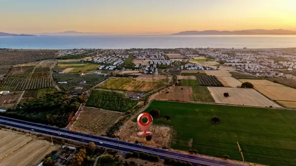 Dikili Salihler'de Çanakkale Yolu Bitişiği 3.687m² Tarla 1