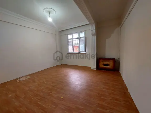 Gaziosmanpaşa Küçükköy Beşyol De Kiralık Yüksek Giriş Kat 1+1 75 M2 1