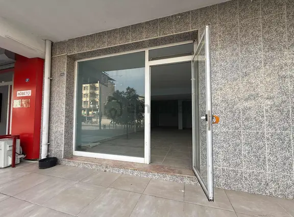 Eski Havaalanı Caddesinde Görülmeye Değer 51 M² Köşe Dükkan! 2