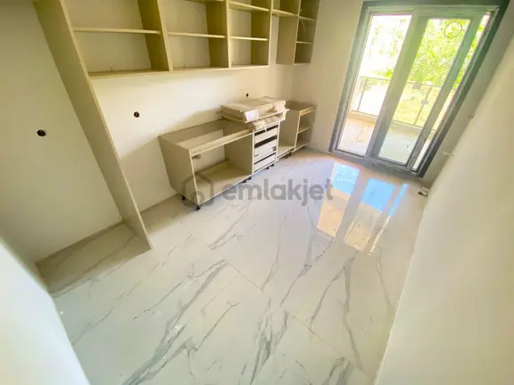 ꧁ay Emlaktan꧂kadıköy'de Kapalı Otoparklı Köşe Ön Cephe Müstakil Tadında Satılık 2+1şık Daire 2