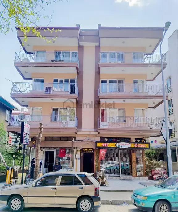 Yeşilyolda Yeni Tadilat Yapılmış Asansörlü Daire 1