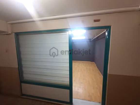 Cumhuriyet Caddesi Kiralık Ofis 1