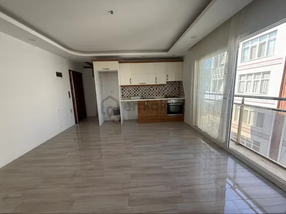 Kuşadası İkiçeşmelik Mahallesinde Boş Kiralık 1+1 Daire 2