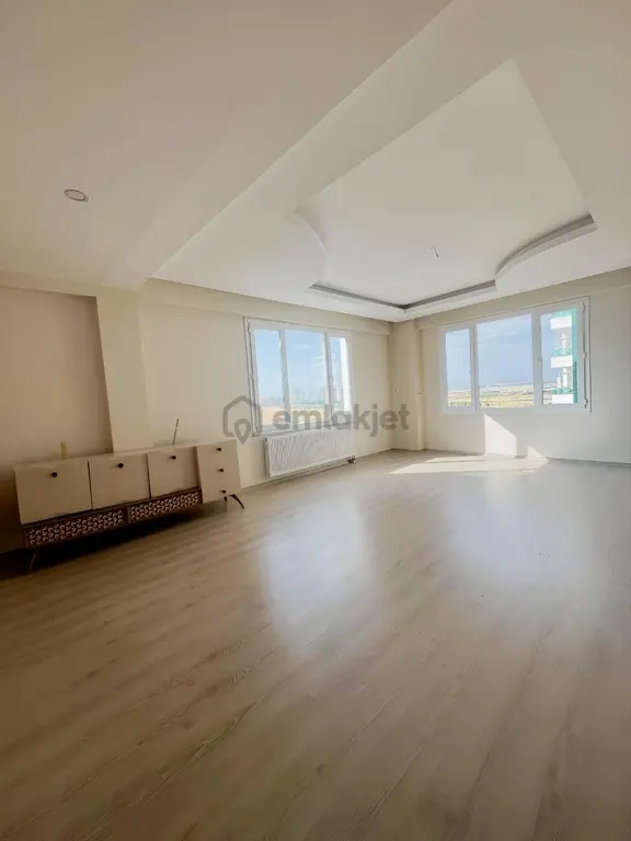 Fabrika Mahallesi'de Satılık Lüks 4+1 Daire 1