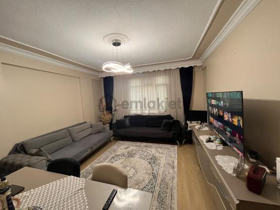 Yunus Emre Mahallesi’nde Cadde Üzeri Satılık 2+1 1