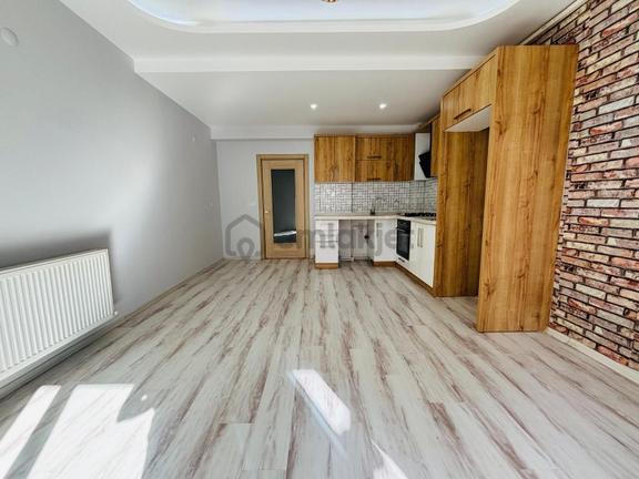 Yükselden İkizçayda Cam Balkonlu Kombili Satılık 1+1 Lüx Daire 2
