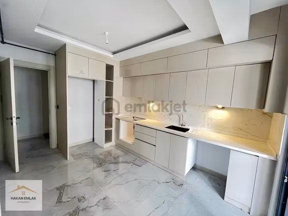 Hakan Emlak'tan Nevapark'ta 2+1 Kiralık Daire 2