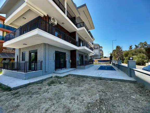 Side Selimiyede Havuz Ve Doğa Manzaralı Yeni 1+1 2