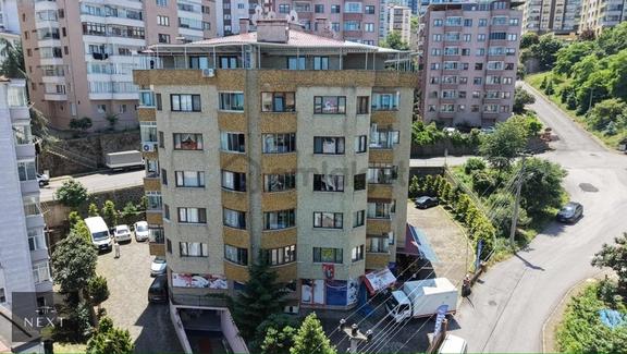 2 Nolu Beşirli Mah. Yakamoz Apt Satılık 4+1 Daire 1