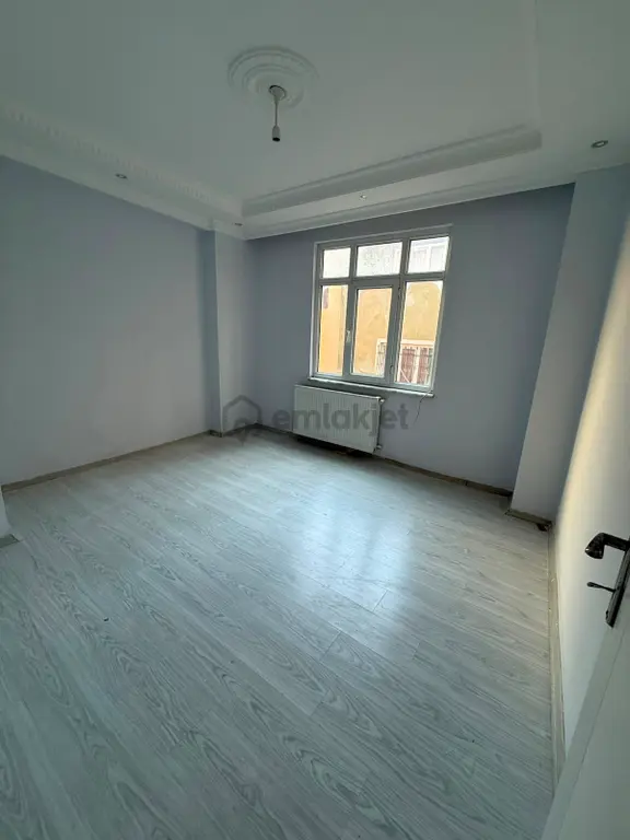 Aslı Emlaktan Merkezi Konumda Kiralık Daire 1