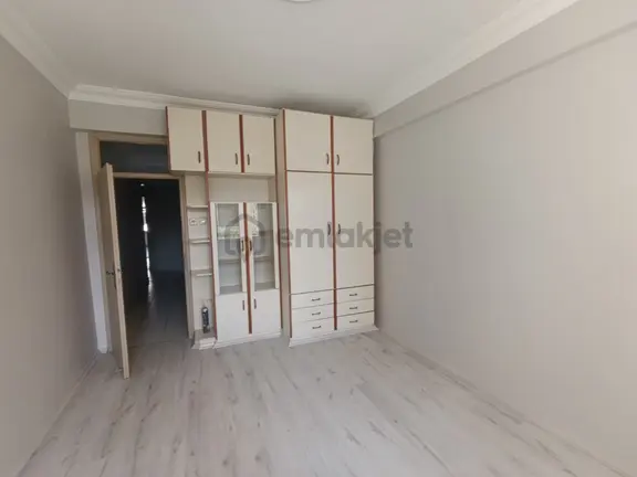 Konya Selçuklu Fatih Mahallesi̇nde Ki̇ralik 3+1 Ferah Dai̇re 145 M² 2