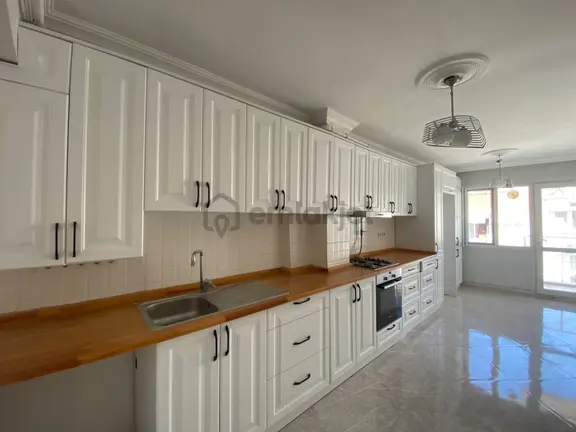 İzmir Konak Hatay Pazar Yerinde Kiralık 3+1 Daire 1