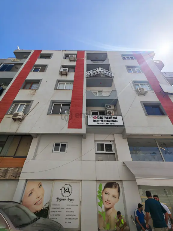Gaziemir Akçay Caddesi Yakını 2+1 Satılık Daire / Ofis 1
