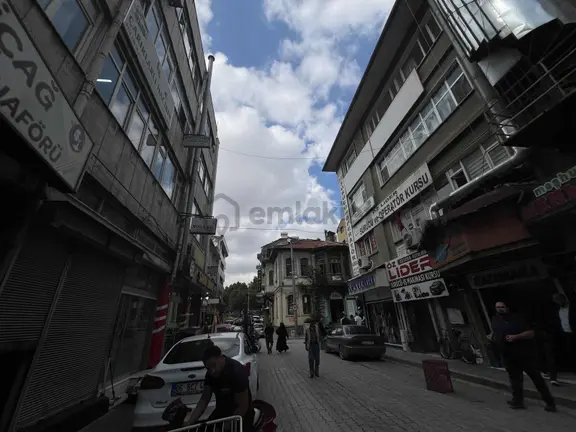 Çarşı Merkezde Yer Konum Farkı İle Kiralık Dükkan 2