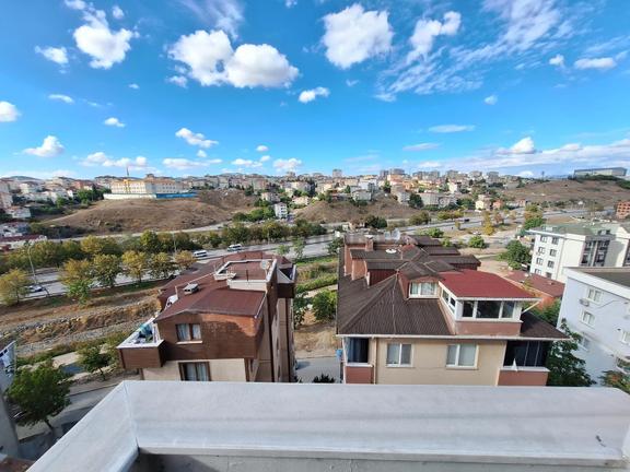 Pendik Esenyalı Mahallesin'de Satılık 2+1 Daire 2
