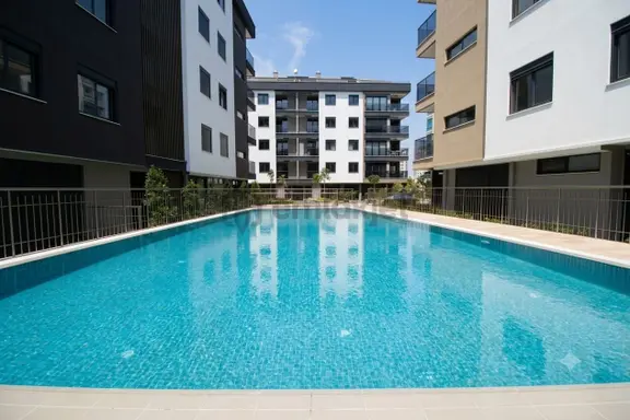 Uncalı’da Marka Sitede Nadir Bulunan 170 M² Ferahlık! 3+1 Ayrı Mutfak 1