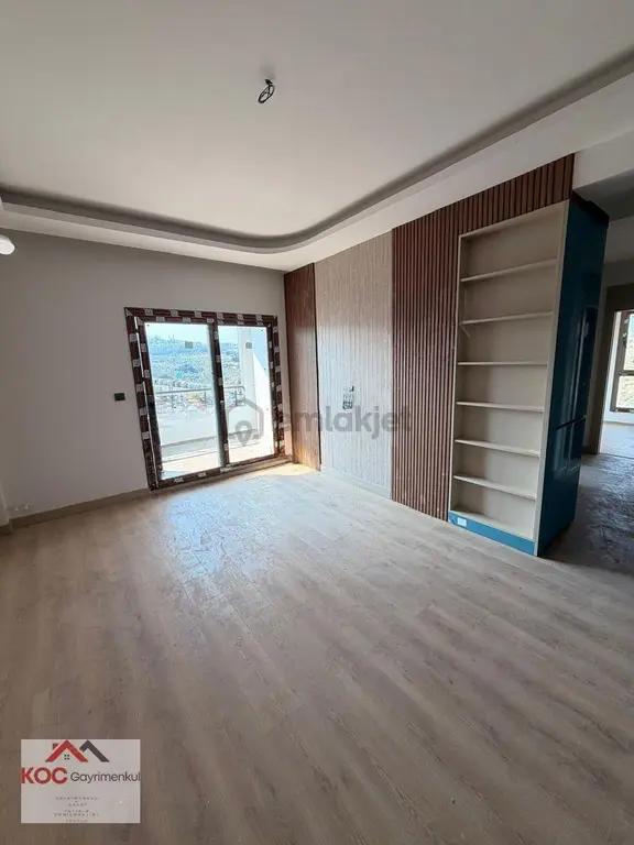Koç Emlaktan Üniversite Civarı Havuzlu 2+1 Kiralık Daire 1