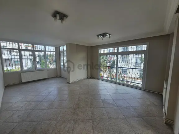 100.yıl Beyzade Kebap Civarı Müstakil 3+1 Kapalı Mutfak+doağlgazlı+geniş Oturumlu Kiralık Daire 1