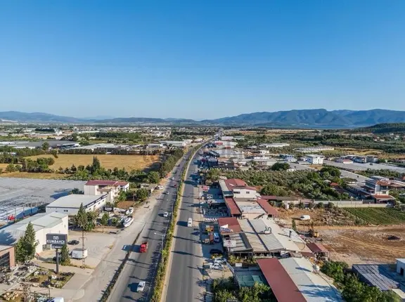 Menderes Çevre Yolunda Ana Caddenin Hemen Yanında Satılık 500m2 1