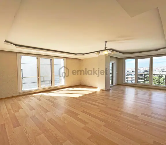 Beylikdüzü Marmara Mahallesinde Deniz Manzaralı 2+1 Geniş Cam Balkonlu Kiralık Daire 1