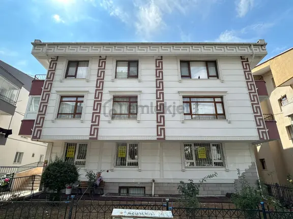 Taner'den Dikmen Sokullu'da 2+1 Salon Bağımsız Arakat Yüksek Giriş Ön Cephe 2