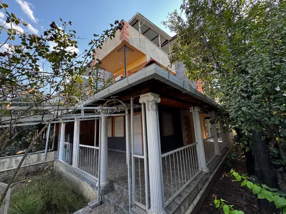 Seferihisar Doğanbey’de Denize 850m 3 Cepheli Bahçeli Satılık 3+1 Villa 1