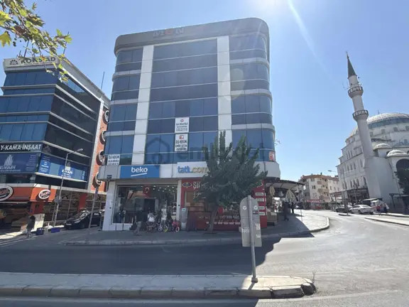 Gaziemir Merkezde Geniş 2+1 Kiralık Daire 1