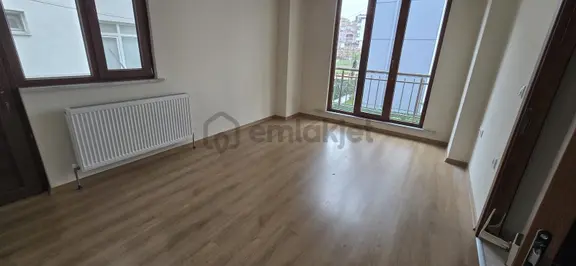 Bayramoğlu Emniyet Arkası Nezih, Kullanışlı Kiralık 2+1 Daire 1