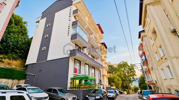 İzmit Merkeze Yürü Mesafesinde Ara Kat 2+1 Daire 1
