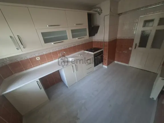 Esertepe Bankalar Caddesinde Katta 3+1 Kiralık Acill 1